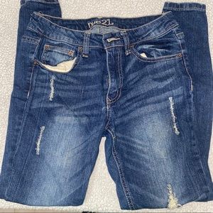 RUE 21 DISTRESSED MID RISE ANKLE JEGGING SIZE 6